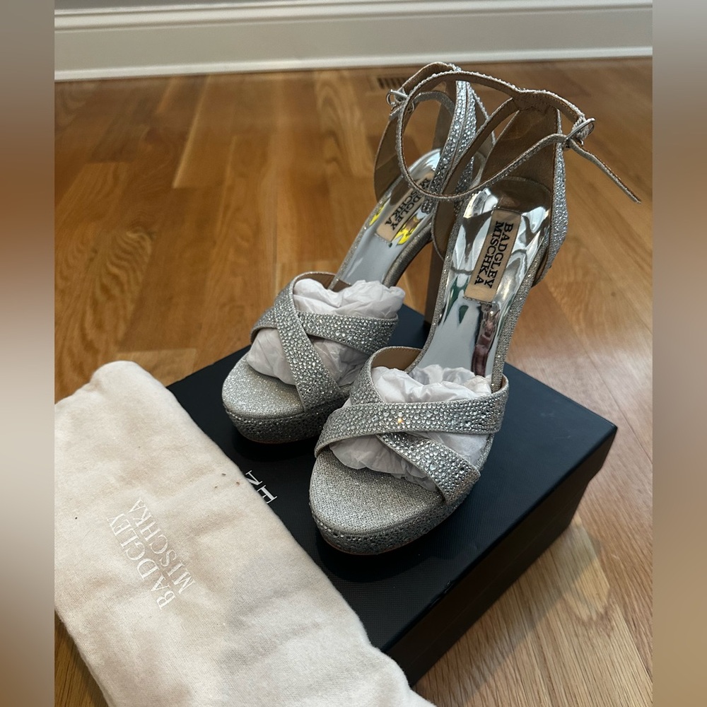 NW!  Badgley Mischka “Fizzy” silver rhinestone  women’s stiletto heels size 7